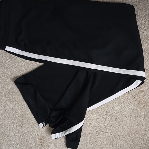 Jogging pants - Picture 3 of 11